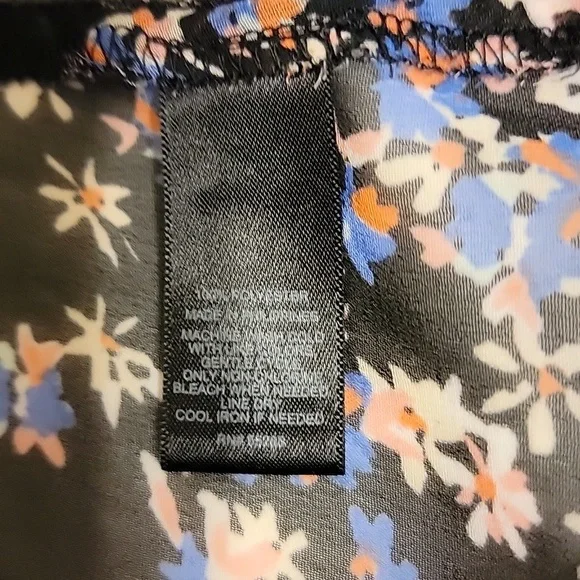 Shirt - Picture 3 of 4